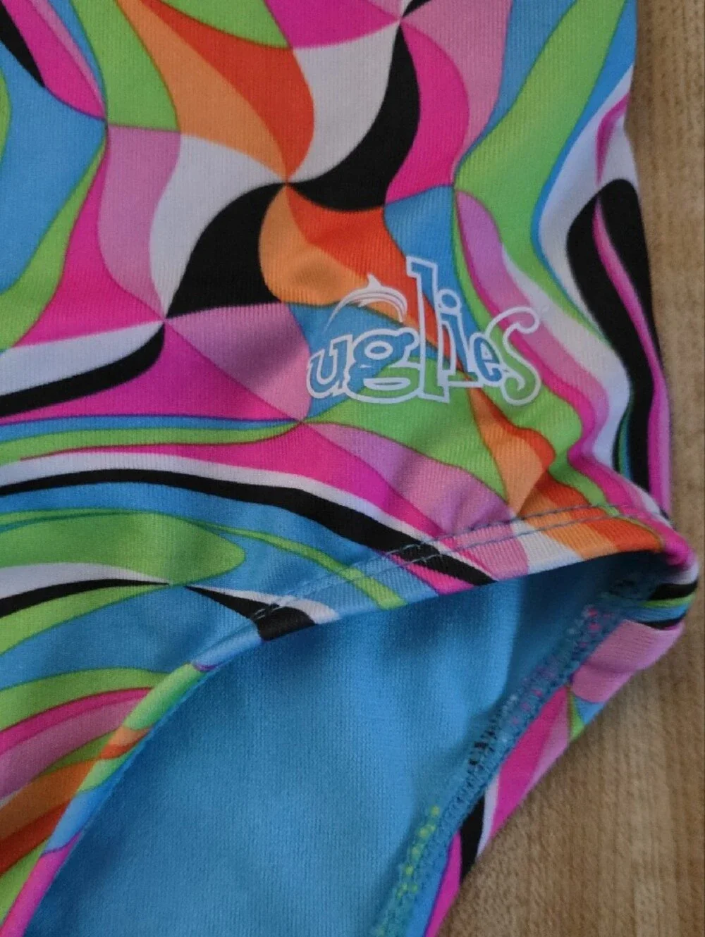 Dolfin bright swirl
